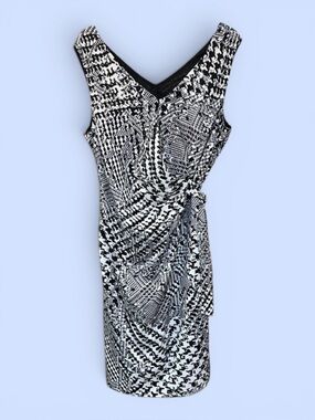 MNG by Mango Dress Sleeveless‎ V- Neck Sz 10 Blk & Wht Print